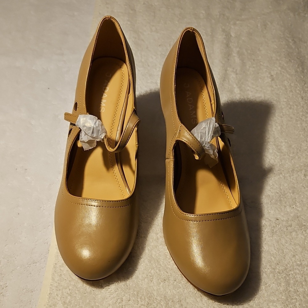 J. Adams Tan Synthetic Cone Heel Pump Closed Toe Buckle Size 11‎